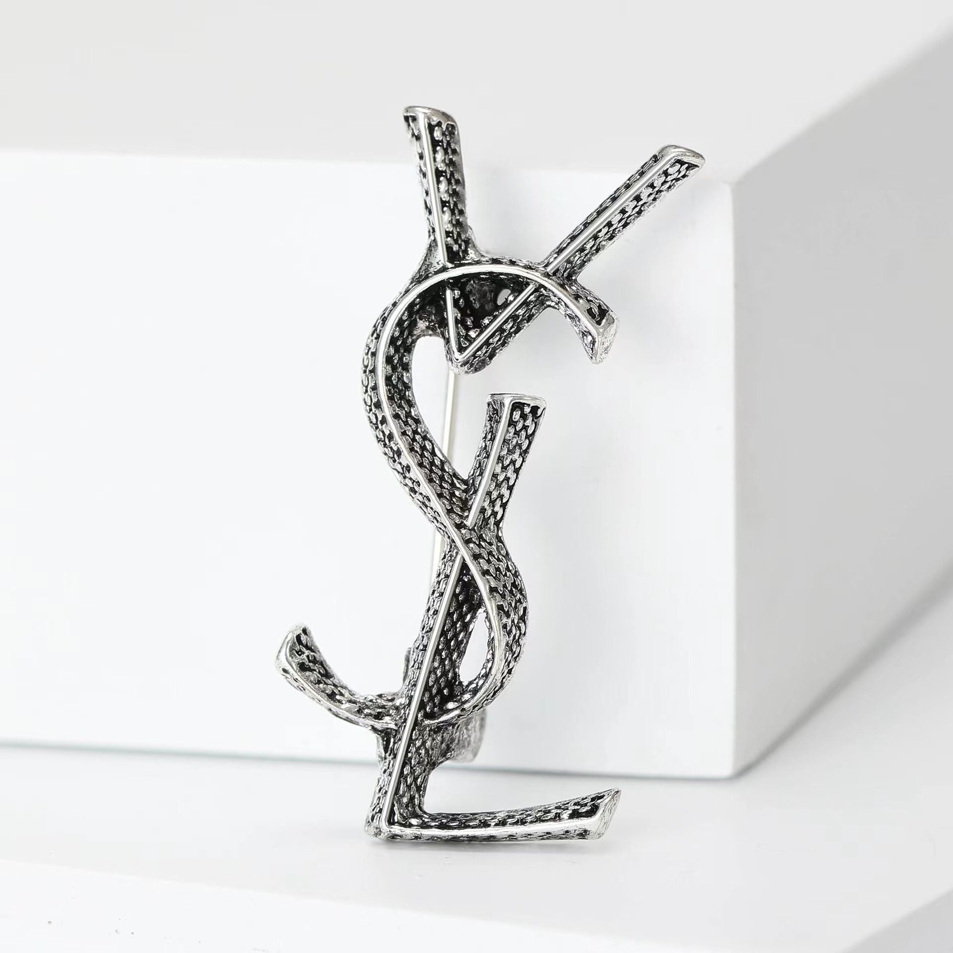 Women Y Brooch